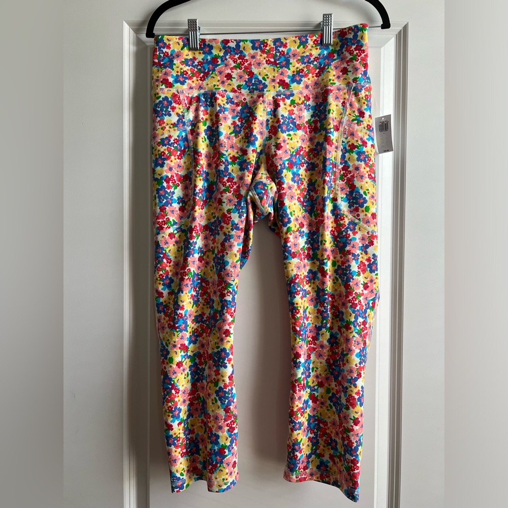 Old Navy Multi Floral High Waisted PowerSoft Crop Leggings, Pockets, 21” inseam